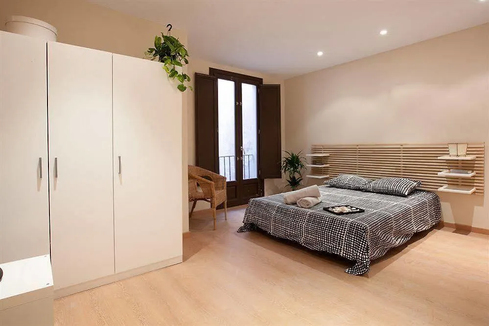 Nextdoor Cathedral Barcelona Apartment